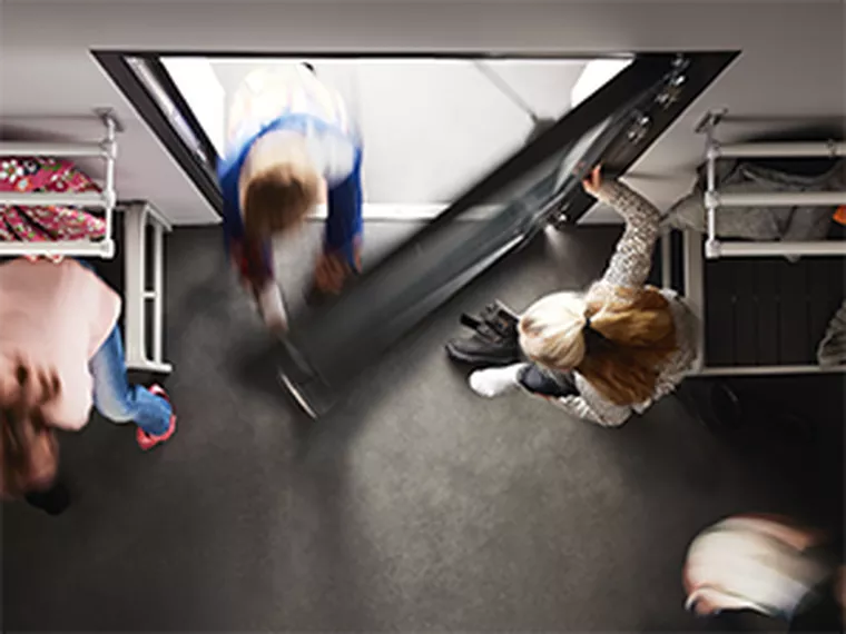 Integrerad Klämfri Bakkant i brandklassade dörrar även med rökgaskrav Sa och S200