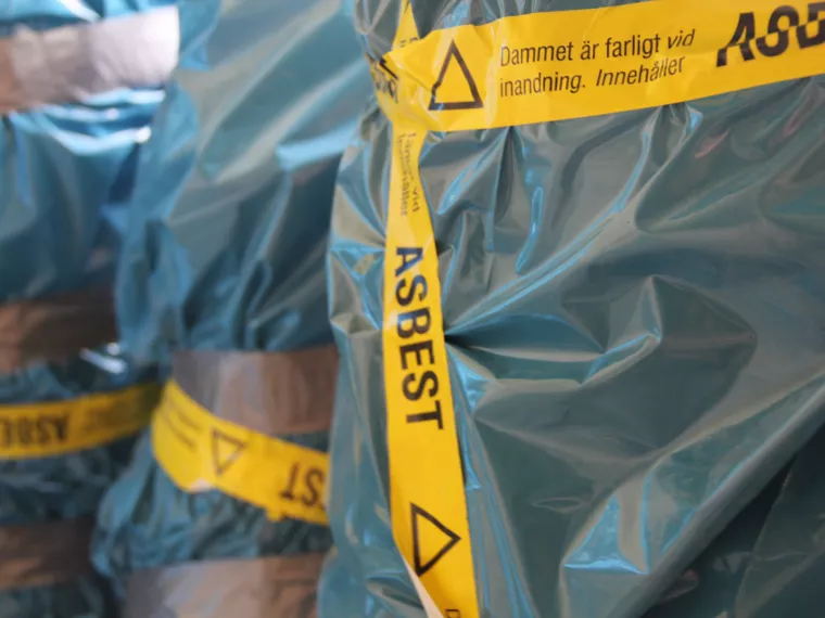 Asbest i fokus – Cramos helhetslösning för säker hantering, utbildning och utrustning